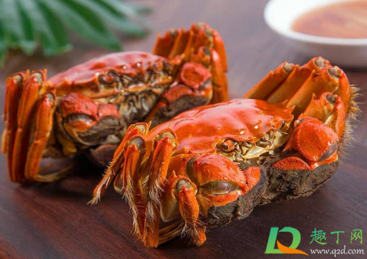 螃蟹发黑是没蒸熟吗(蒸出来的螃蟹发黑)