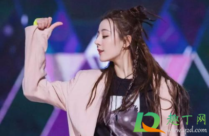 直角肩能不能练出来(直角肩可以练出来么还是天生的)