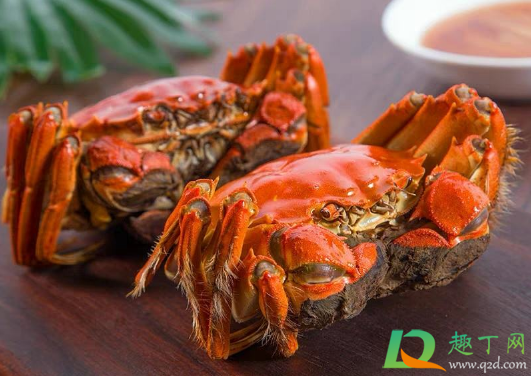 螃蟹黑的好还是青的好(螃蟹发黄好还是青的好)