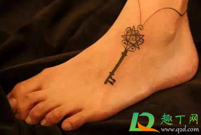 为什么脚掌心会突然痛(突然脚掌心痛是什么原因) 为什么脚掌心会突然痛(突然脚掌心痛是什么原因)