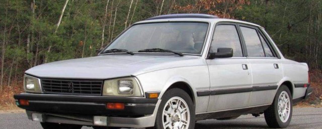 车辆出库打方向盘的时间点(两侧都有车出库什么时候打方向盘)