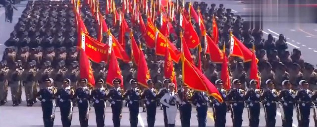 中式正步的由来介绍(中国正步走的由来)