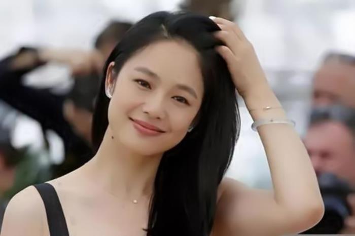 周韵图片,侯孝贤姜文(姜文周韵照片)