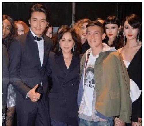 陈冠希老爸，陈冠希修电脑什么意思