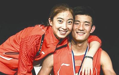 谌龙求婚成功，王适娴和谌龙婚礼(谌龙王适娴婚纱照)