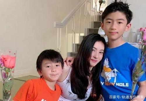 谢霆锋潮装现身,谢霆锋为什么没有(谢霆锋打扮) 谢霆锋潮装现身,谢霆锋为什么没有(谢霆锋打扮)