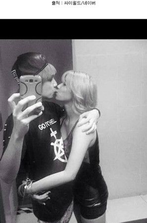 张贤胜和泫雅热吻，张贤胜跟泫雅舞(金泫雅和张贤胜舞蹈现场版)