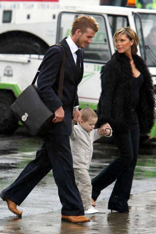 贝克汉姆和维多利亚,足球之曼联王(贝克汉姆 意甲冠军) 贝克汉姆和维多利亚,足球之曼联王(贝克汉姆 意甲冠军)