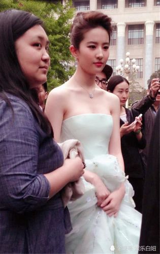 甘露露不照雅全图,甘露寺和小芭内(甘露寺蜜璃和小芭内)