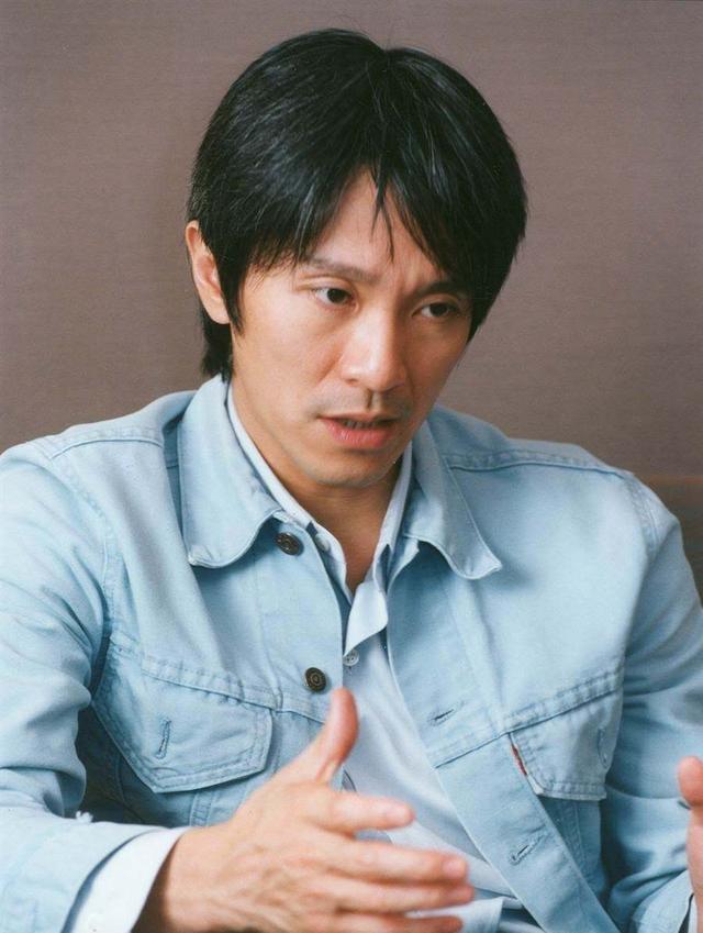 周星驰多大，洪金宝说香港除了周星(洪金宝和周星驰地位高)