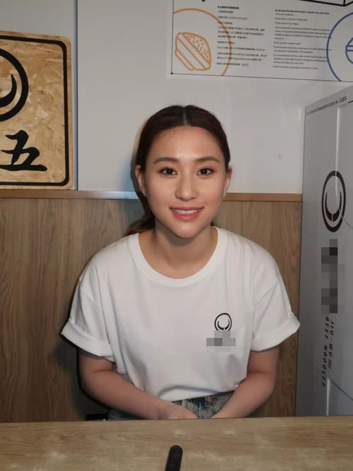 何超莲评论周扬青,赌王最不受宠的(赌王为何不喜欢何超莲)