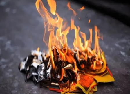 鬼节不让烧纸了用什么能代替(鬼节烧纸什么讲究)