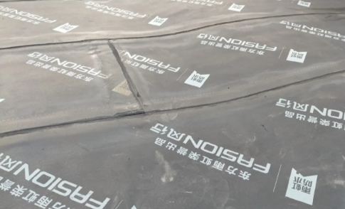 雨虹防水补漏180元一公斤能报警吗(雨虹防水200多少钱一桶)