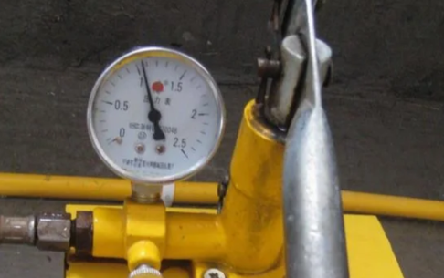 水管怎么改水压才会大(如何使自来水管内增大水压) 水管怎么改水压才会大(如何使自来水管内增大水压)