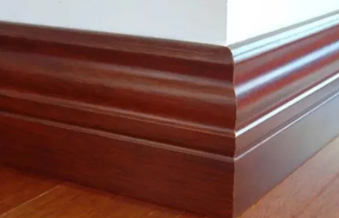 踢脚线开裂装修公司有责任吗(实木踢脚线与墙体裂开了) 踢脚线开裂装修公司有责任吗(实木踢脚线与墙体裂开了)