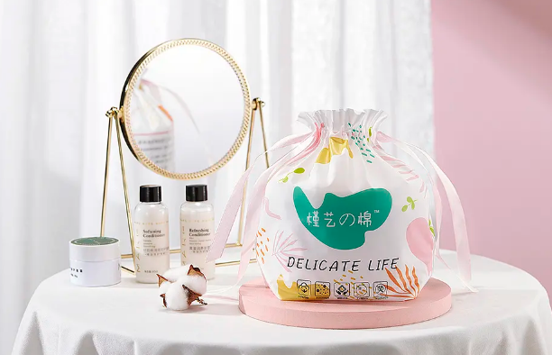 洗脸巾洗脸好还是用手洗脸好(用手洗脸还是用洗脸巾)