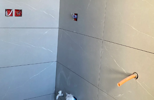 墙砖地砖对缝好看还是不对缝好看(贴墙地砖对缝好还是不对缝好)