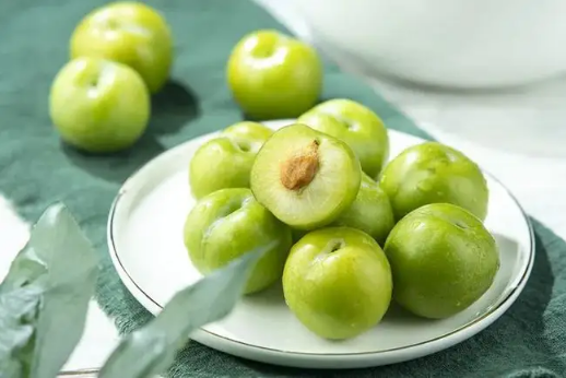 蜂糖李可以放冰箱冷藏吗(蜂蜜能放冰箱保存吗)