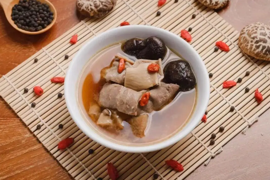 四神汤是喝汤还是吃渣(四神汤的渣子要吃吗) 四神汤是喝汤还是吃渣(四神汤的渣子要吃吗)