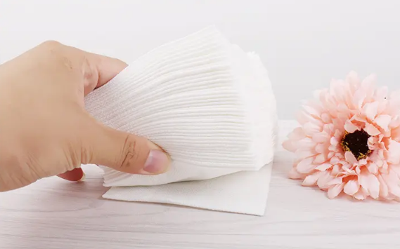 一次性洗脸巾可以擦下面吗(一次性洗脸巾用哪一面擦脸) 一次性洗脸巾可以擦下面吗(一次性洗脸巾用哪一面擦脸)