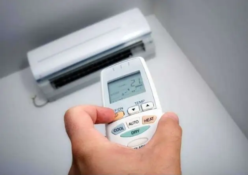 空调开上下扫风好还是左右扫风好(冬季开空调上下扫风好还是左右扫风好)