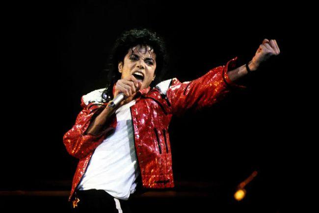 迈克尔杰克逊的照片，MJ前妻承认(迈克尔.杰克逊的妻子)