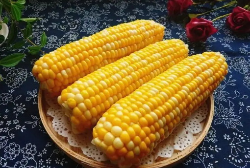 冻玉米是直接煮还是解冻(冻上的玉米直接煮么) 冻玉米是直接煮还是解冻(冻上的玉米直接煮么)