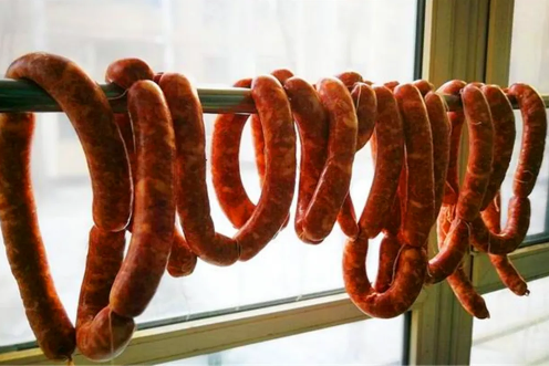 香肠是阴干好还是晒干好(香肠是晒干好还是风干好)