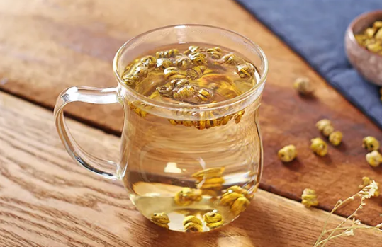 石斛泡水喝的功效与作用及禁忌(石斛泡水喝的功效与方法)