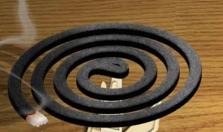 睡车里点蚊香可以睡吗(在车上点蚊香过夜会怎么样)