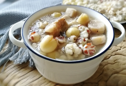 四神汤适合寒湿还是湿热(湿寒可以喝四神汤吗) 四神汤适合寒湿还是湿热(湿寒可以喝四神汤吗)