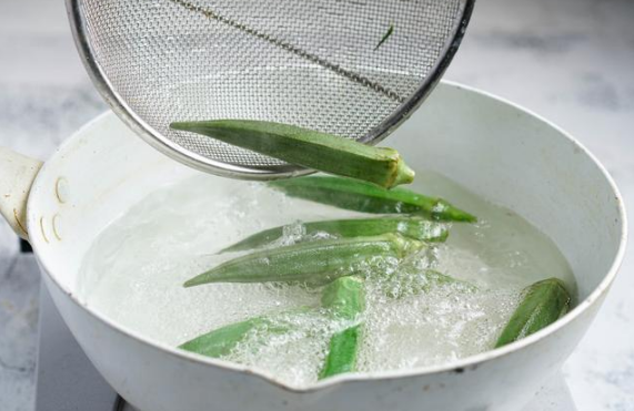 秋葵怎么焯水没有粘液(焯秋葵的水能喝吗?有粘液) 秋葵怎么焯水没有粘液(焯秋葵的水能喝吗?有粘液)