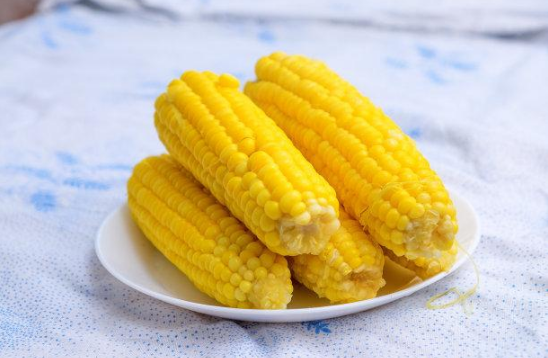 冻玉米是直接煮还是解冻(冻上的玉米直接煮么)