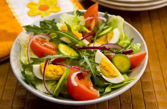 三天减肥食谱一日三餐(一天三餐减肥食谱简单)