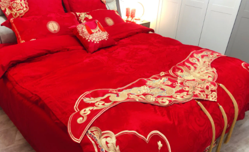 结婚被子有讲究吗(结婚被子有讲究吗结婚买被子包装袋一定要红的吗) 结婚被子有讲究吗(结婚被子有讲究吗结婚买被子包装袋一定要红的吗)