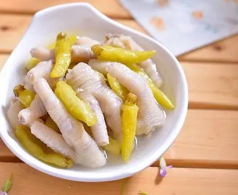 泡椒凤爪煮好了要用冷水泡吗(泡椒凤爪煮好后可以用冷水冲洗吗?) 泡椒凤爪煮好了要用冷水泡吗(泡椒凤爪煮好后可以用冷水冲洗吗?)