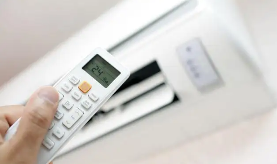 夏天把空调和风扇一起打开是省电还是费电(夏天把空调和电风扇一起打开更省电吗) 夏天把空调和风扇一起打开是省电还是费电(夏天把空调和电风扇一起打开更省电吗)