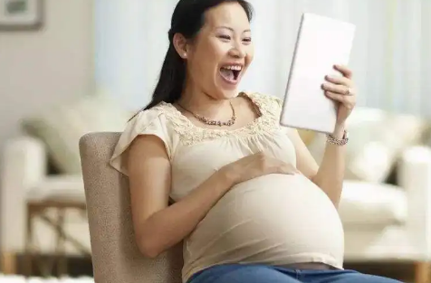 肚脐下面鼓像怀孕了还便秘正常吗(肚脐下面鼓是怀孕了吗) 肚脐下面鼓像怀孕了还便秘正常吗(肚脐下面鼓是怀孕了吗)