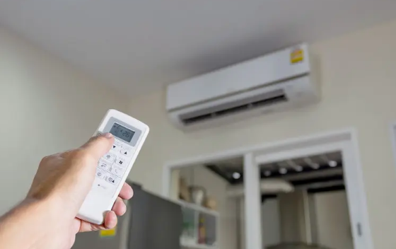 空调开一晚上还是开一会比较好(开一晚上空调好不好)