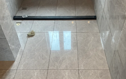 墙砖地砖对缝好看还是不对缝好看(贴墙地砖对缝好还是不对缝好)