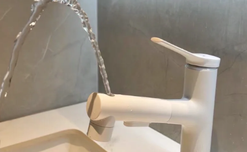 没有停水但是水龙头放不出水咋回事(停水之后来水了水龙头没水怎么回事)