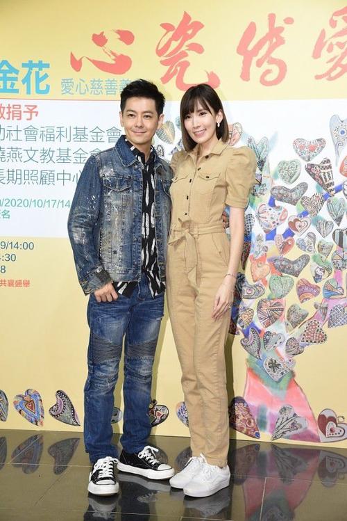 林志颖一家五口的近照，杨丞琳怀孕(林志颖三个孩现在图片)