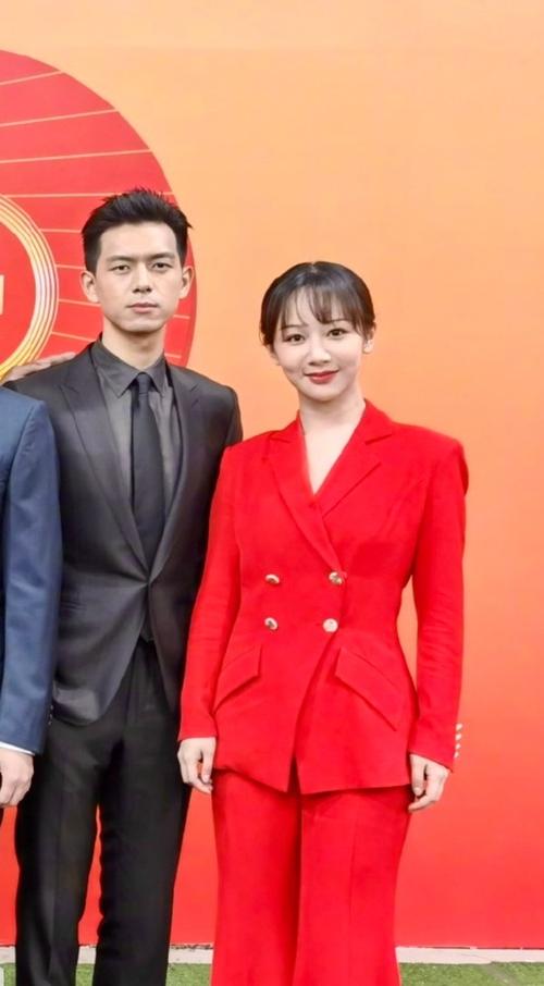 杨紫李现合体大片，李现杨紫综艺(李现杨紫合体综艺节目)