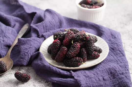 桑葚的吃法有哪几种(桑葚是吃什么的) 桑葚的吃法有哪几种(桑葚是吃什么的)