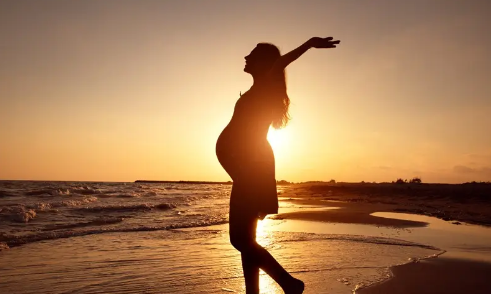 肚脐下面鼓像怀孕了还便秘正常吗(肚脐下面鼓是怀孕了吗) 肚脐下面鼓像怀孕了还便秘正常吗(肚脐下面鼓是怀孕了吗)