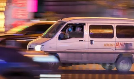 货拉拉一月能赚多少(上海跑货拉拉一月能赚多少)