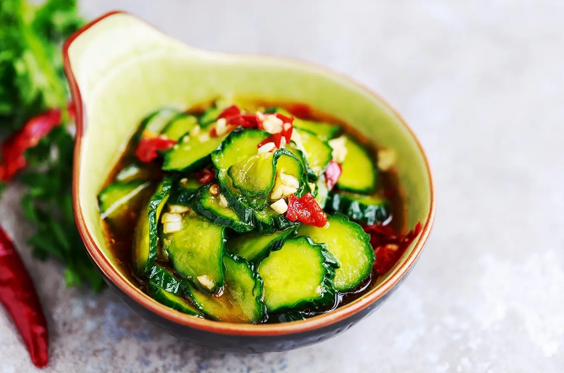 中午的凉拌黄瓜下午可以吃吗(凉拌黄瓜早上吃好吗)