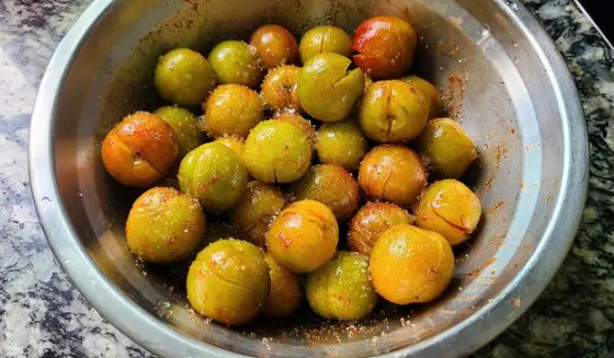 腌李子是放糖还是放盐(李子能用糖腌吗) 腌李子是放糖还是放盐(李子能用糖腌吗)