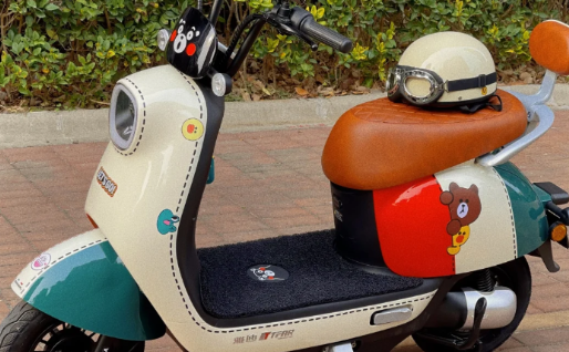 四个电瓶的电动车能跑多少公里(四个电瓶的电瓶车能跑多少公里)