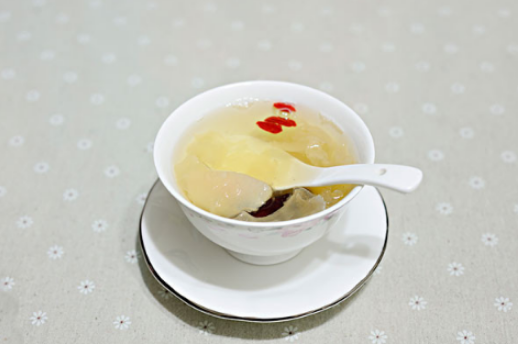 大蒜冰糖水的功效与作用(大蒜冰糖水的功效与作用点)